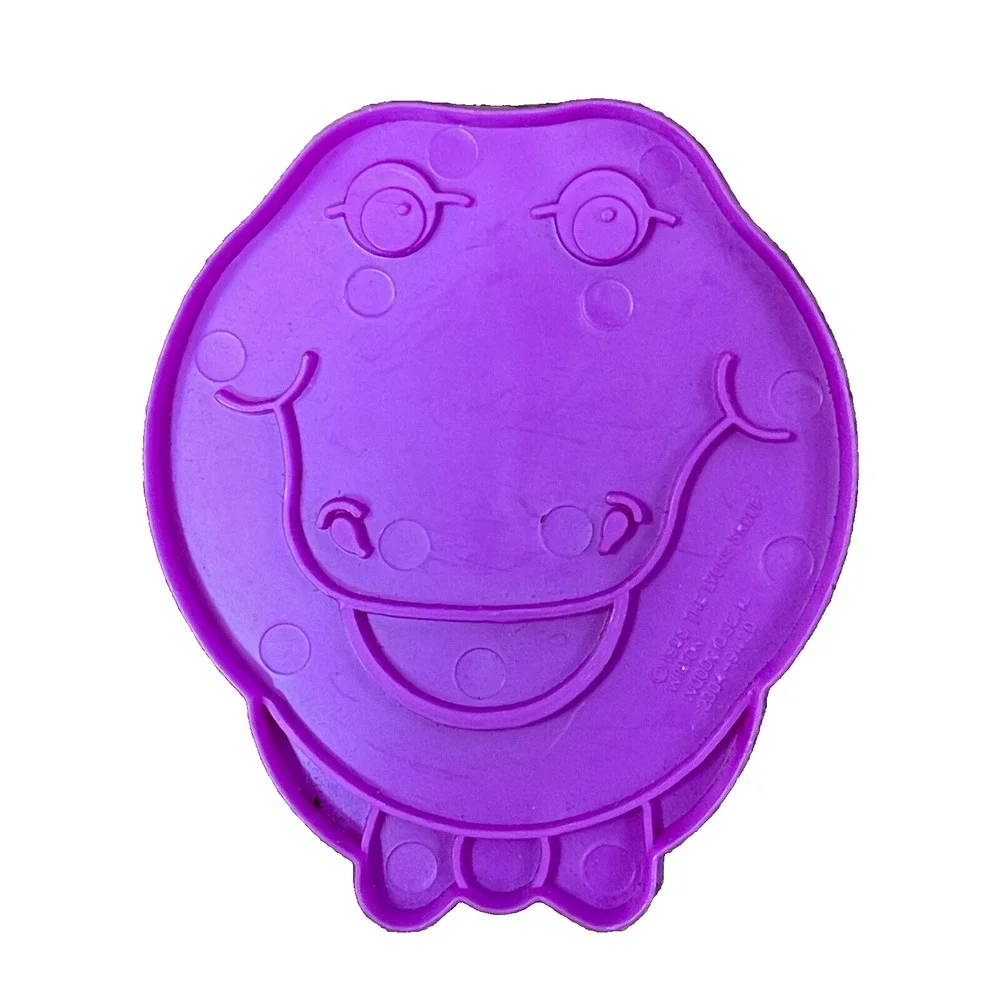 Barney & Baby Bop Cookie Cutters Wilton 1993 Set of 4 – Purple Dinosaur 90s Toy
